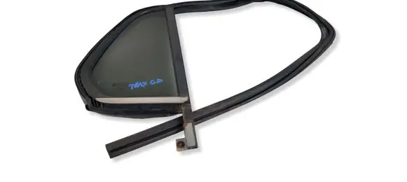 Chevrolet Trax Rear vent window glass 43R004589