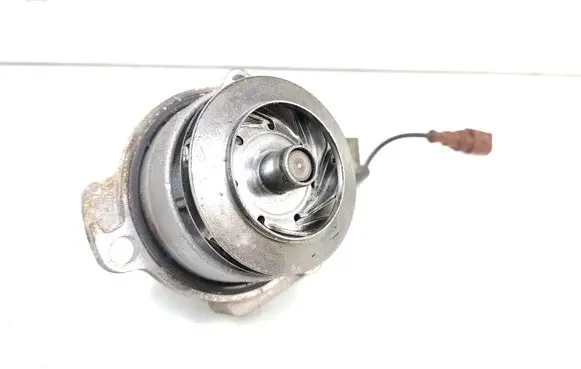 Volkswagen Golf VII Water pump