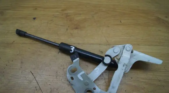 Volkswagen Golf VI Tailgate/trunk/boot hinge 5K7827301B