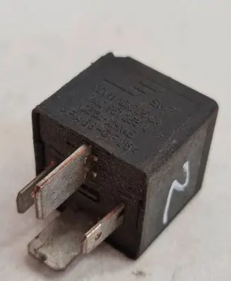 Volkswagen Golf IV Other relay 7M0951253A A66GF2 V23156J6X45