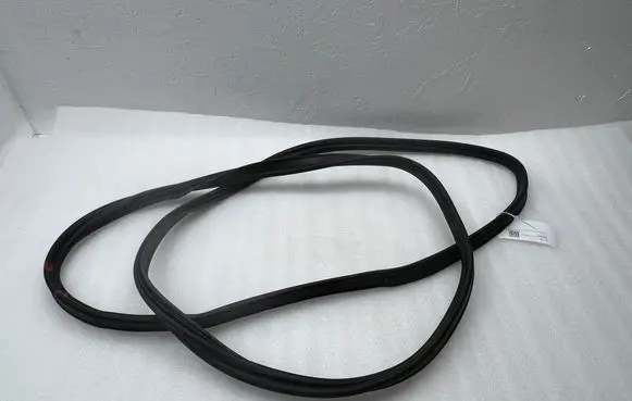 Audi Q2 - Trunk rubber seal (body) 81A827705