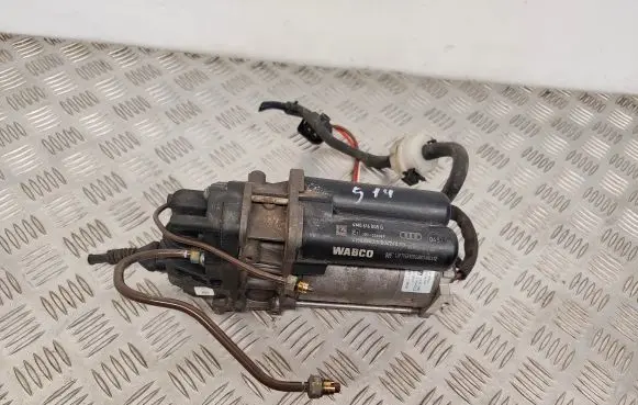 Audi Q7 4M Air suspension compressor/pump 4M0616005G