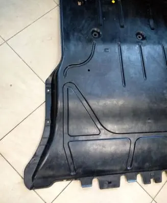 Center/middle under tray cover