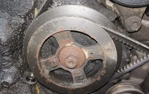 Nissan Almera Tino Crankshaft pulley