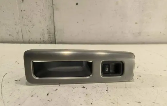 Volvo V50 Electric window control switch 8663819