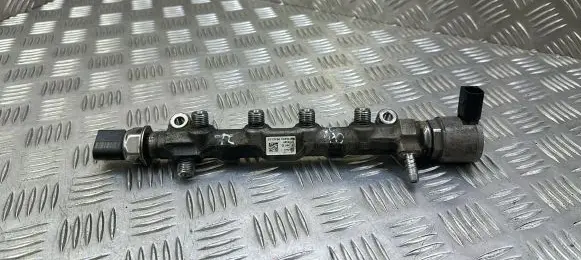 Volkswagen PASSAT B8 Fuel main line pipe 04L089G