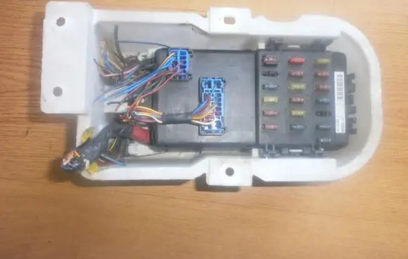 KIA Carnival Fuse box set 990810