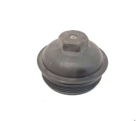 Volkswagen PASSAT B6 Oil filter cover 