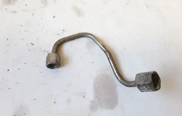 Opel Zafira C Fuel injector supply line/pipe 55573471