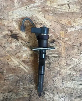 Audi A8 S8 D3 4E Fuel injector 057130277M