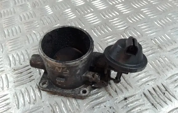 KIA Carens II Throttle valve