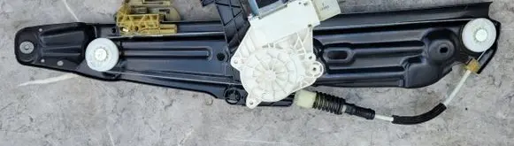 BMW 5 F10 F11 Sliding door window regulator with motor 7208018