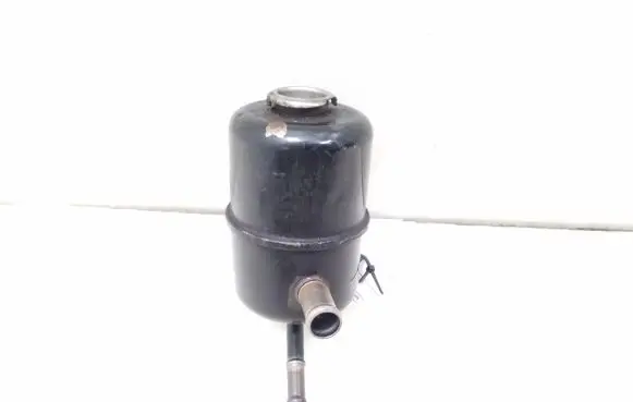 Mitsubishi L200 Power steering fluid tank/reservoir