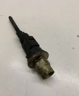 Volkswagen Golf V Air conditioning (A/C) pressure sensor 1K0959126B