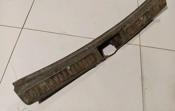 Toyota Avensis T270 Other trunk/boot trim element 5838705110 58387-05110