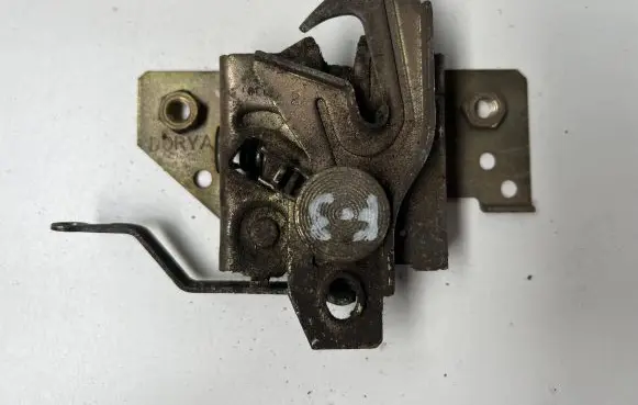 Ford Fiesta Engine bonnet/hood lock/catch