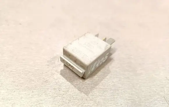 Volkswagen Golf V Other relay 1K0951253 0332011100