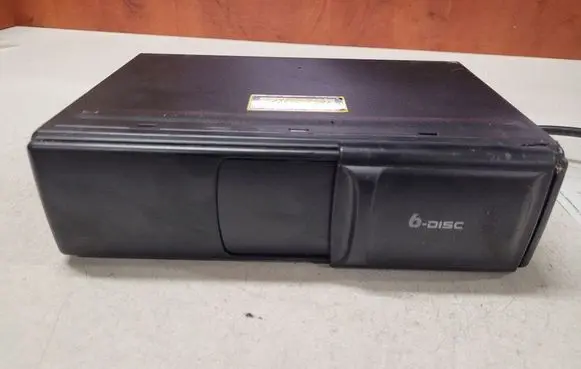 Audi A6 S6 C5 4B CD/DVD changer FA05735