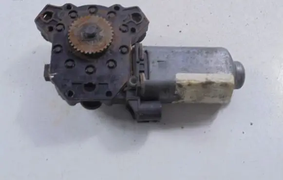 Renault Kangoo II Front door window regulator motor