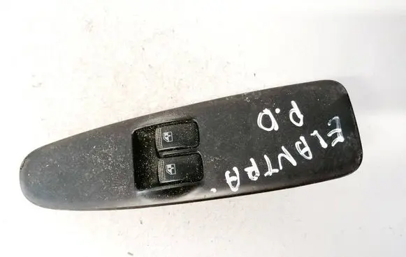 Hyundai Elantra Electric window control switch 935702d010