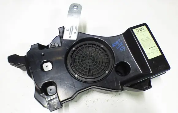 Audi A3 S3 A3 Sportback 8P Subwoofer speaker 8P4035382B 7606500230