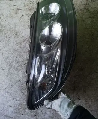 Hyundai Santa Fe Headlight/headlamp 921022B0