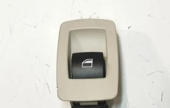 BMW 5 E60 E61 Electric window control switch 9113771 15939946