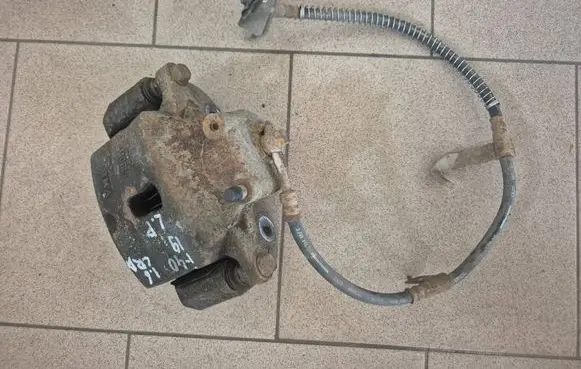 Hyundai i40 Front brake caliper