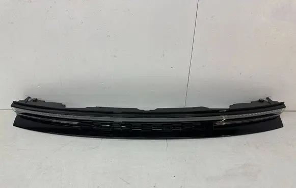 Porsche Panamera (976) Tailgate rear/tail lights 976945207BQ 976945207 L976077