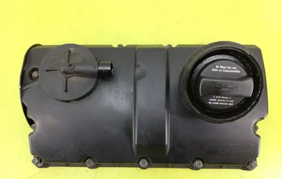 Volkswagen Golf IV Rocker cam cover 038103469S
