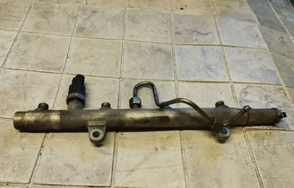 Renault Scenic II - Grand scenic II Fuel main line pipe 0445214024 7700114017