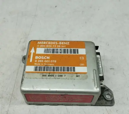 Mercedes-Benz E W124 Airbag control unit/module 0008207226 A0008207226 0285001078