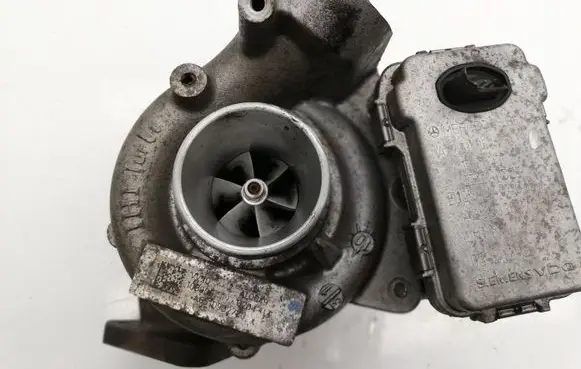 Mercedes-Benz Vito Viano W639 Turbo 6510902780