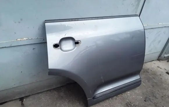 Rear door