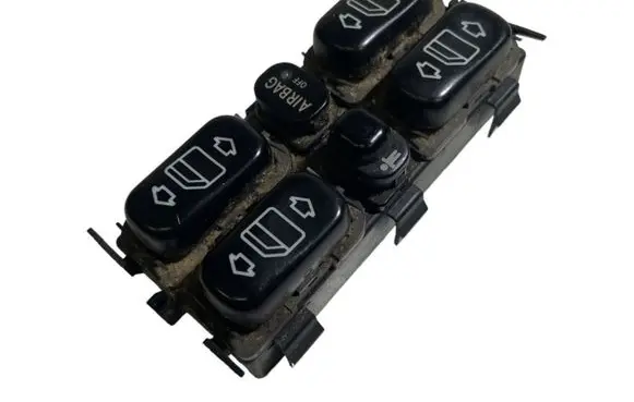Mercedes-Benz A W168 Electric window control switch 1688202810 03753200