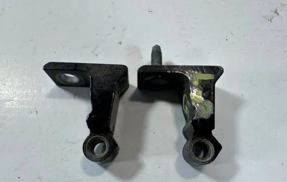 Audi Q7 4M Front door lower hinge 