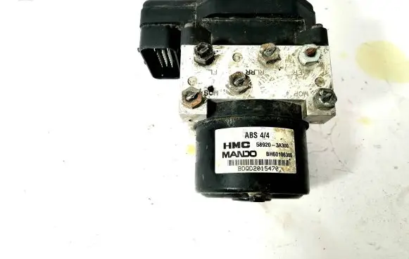 Hyundai Trajet ABS Pump 589203A300 5WY7402A