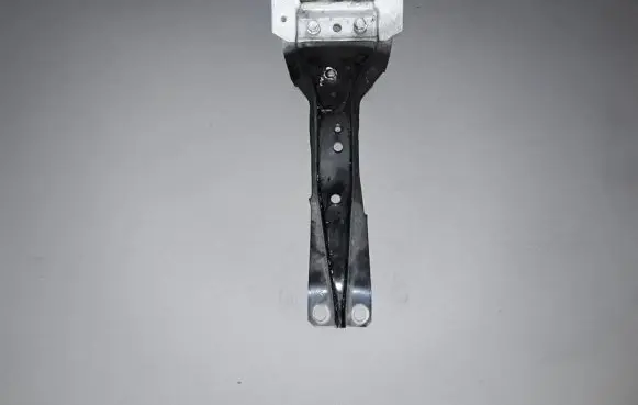 Headlight/headlamp mounting bracket