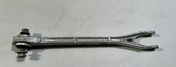 Dodge Challenger Rear control arm 68210633aa