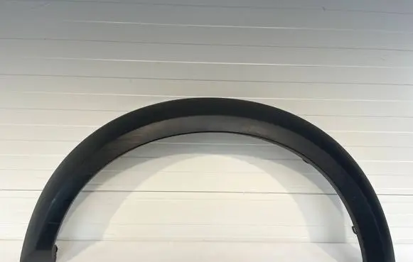 Land Rover Discovery 3 - LR3 Front arch trim DFJ000032