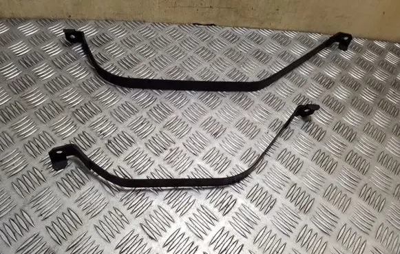 Nissan Juke I F15 Fuel tank mounting bracket 
