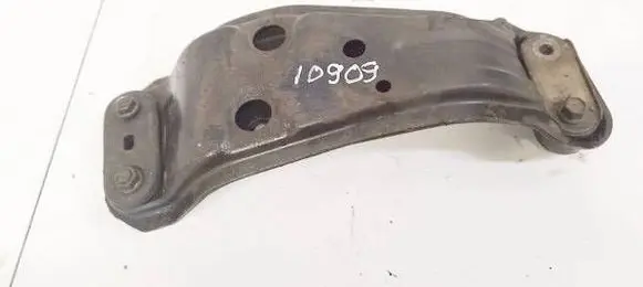 Subaru Legacy Engine mounting bracket