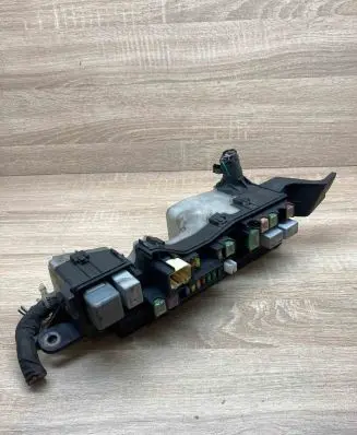 Toyota Avensis T250 Fuse box set 9008087019