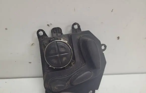 Mercedes-Benz CLS C219 Seat control switch 2118217979