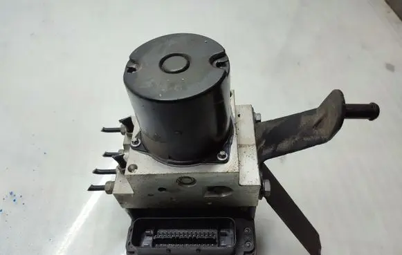 BMW 5 E60 E61 ABS Pump 6783360
