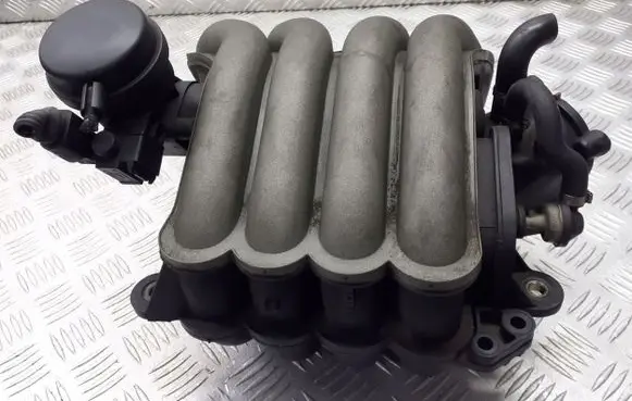 Volkswagen PASSAT B5.5 Intake manifold 06B133210AS
