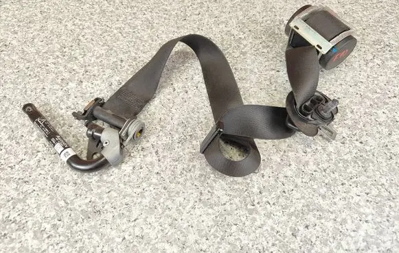 BMW 5 F10 F11 Front seatbelt 7211593