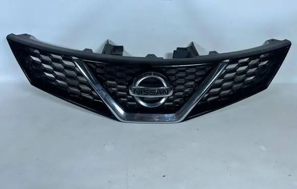 Nissan Pulsar Front bumper upper radiator grill 62310