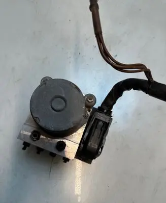 Audi A4 S4 B7 8E 8H ABS Pump 0265234330 8E0614517AT
