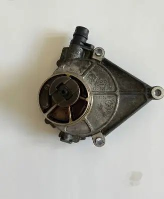BMW 3 F30 F35 F31 Vacuum pump 7622080